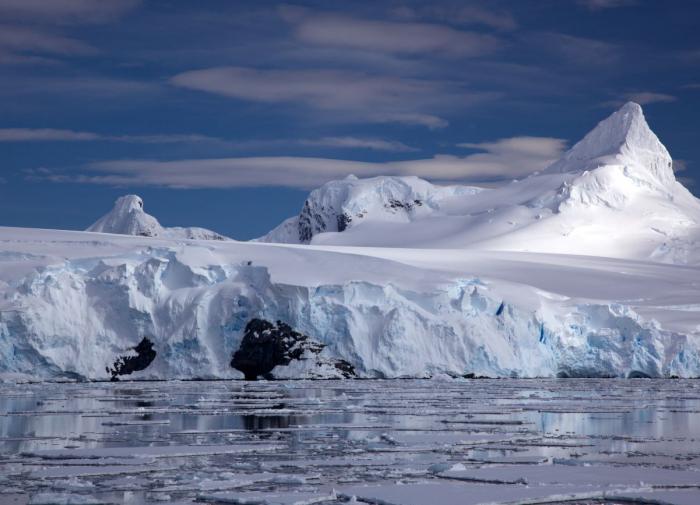 Ученые разгадали тайну огромного разлома в антарктическом морском льду